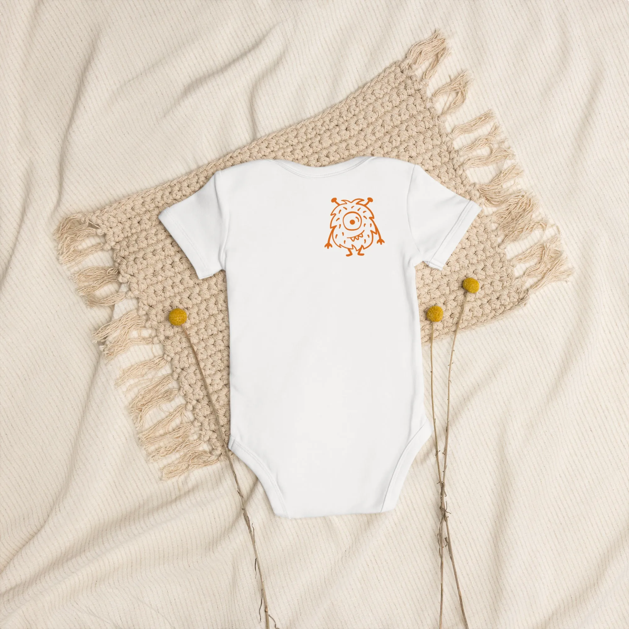 Durable Organic Cotton Baby Bodysuit - Ideal for Baby Adventures