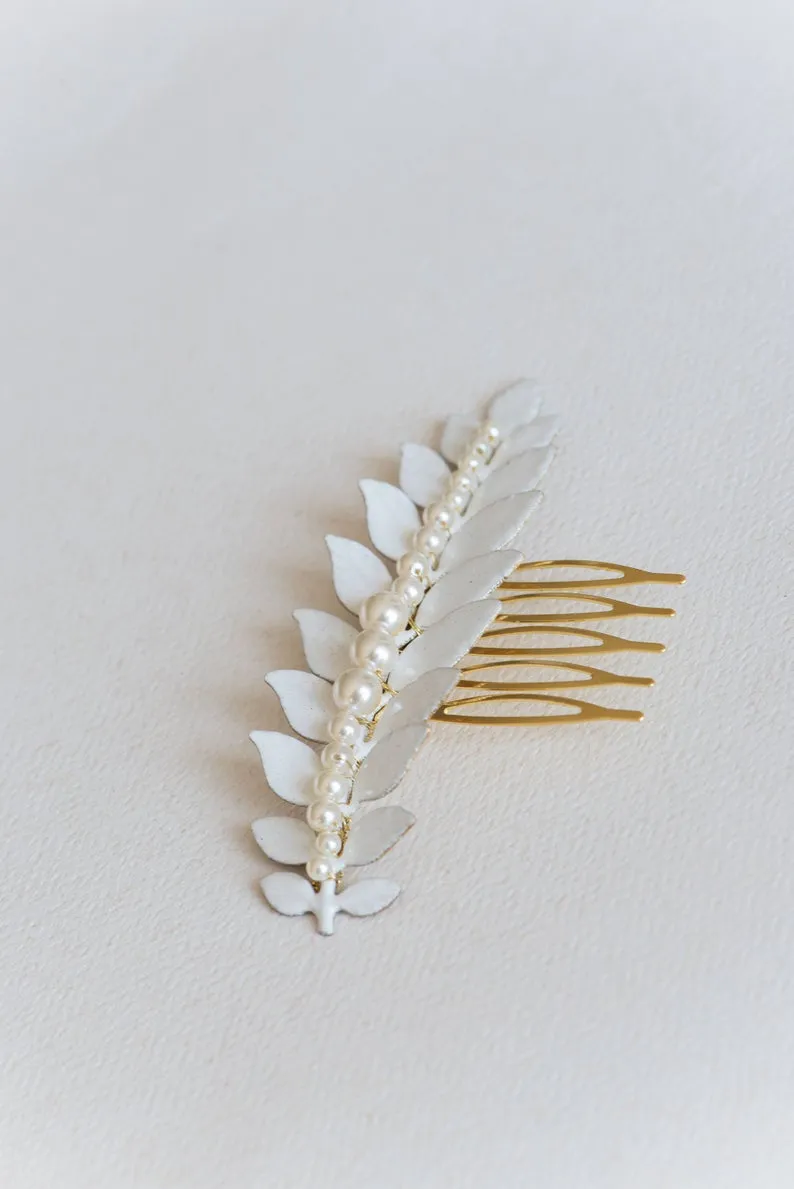 Enameled leaf hair comb with pearls - Juno