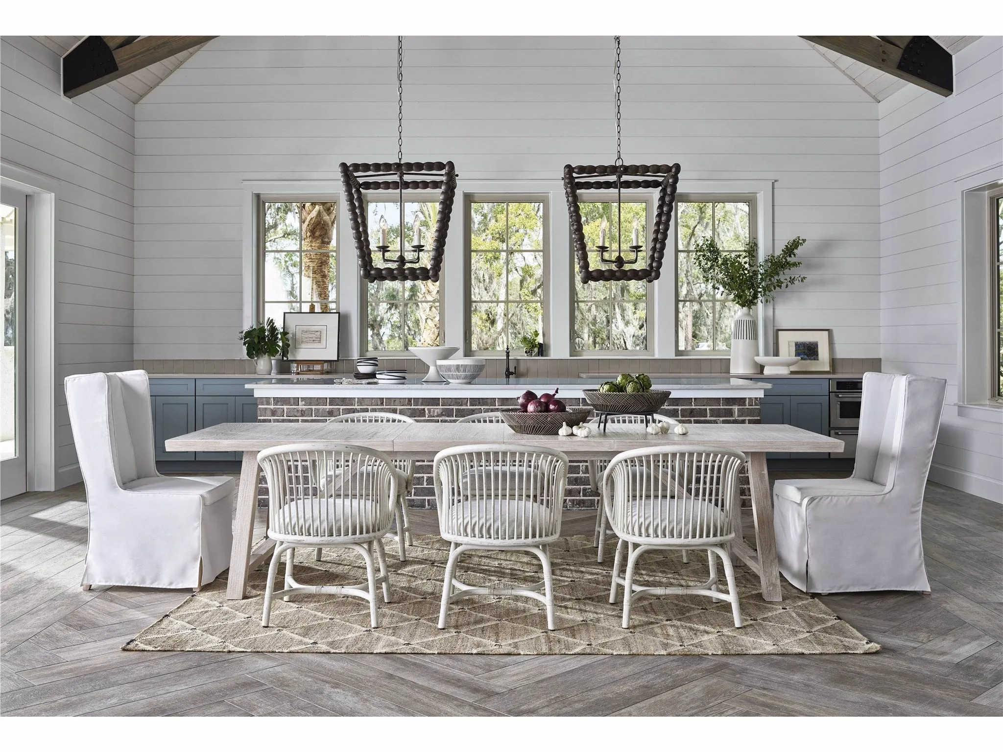Getaway Extension Dining Table (84"-124")